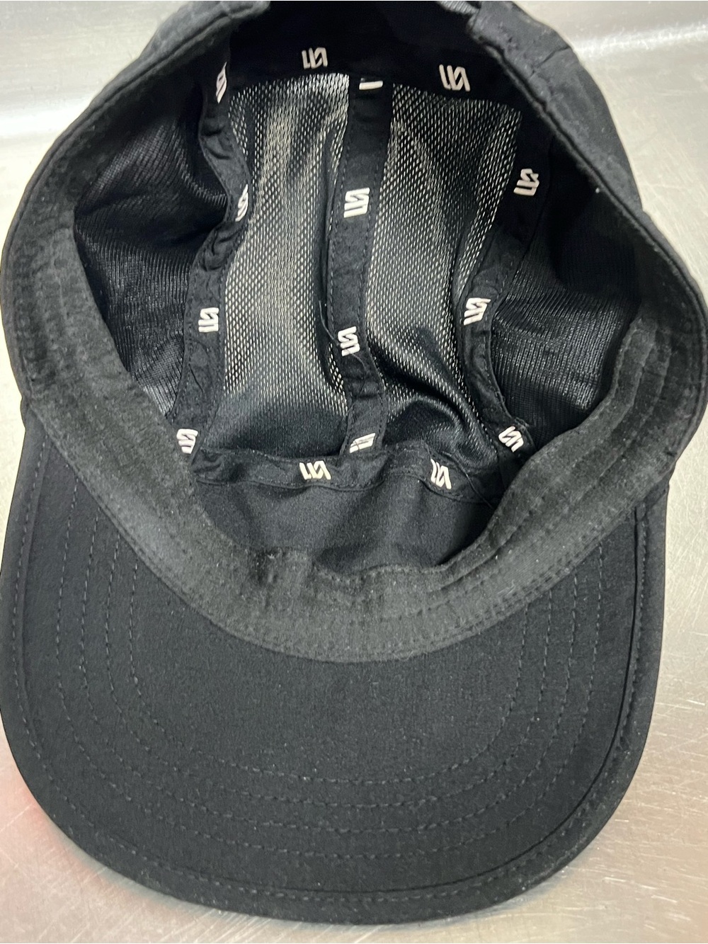 VRST Enthusiast Cap Men's OSFM Black 5-Panel Adjustable Performance Hat - EUC - Picture 4 of 4